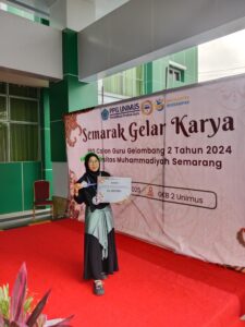 Read more about the article Mahasiswa S1 PBI Dwi Yulianti Raih Juara 1 dalam Lomba Story Telling Mahasiswa