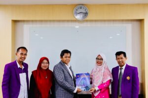 Read more about the article FIPH Unimus Jalin Kerja Sama MoA dengan Fakultas Bahasa dan Sastra Universitas Negeri Makassar