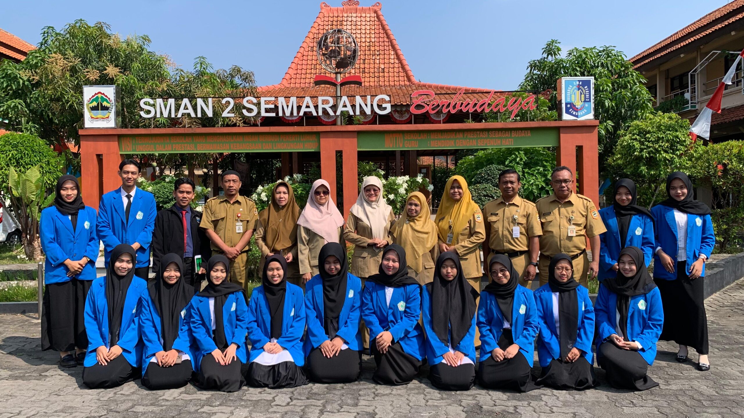 Kolaborasi Tiga Prodi UNIMUS, Mahasiswa PBI Siap Menginspirasi di SMA Negeri 2 Semarang