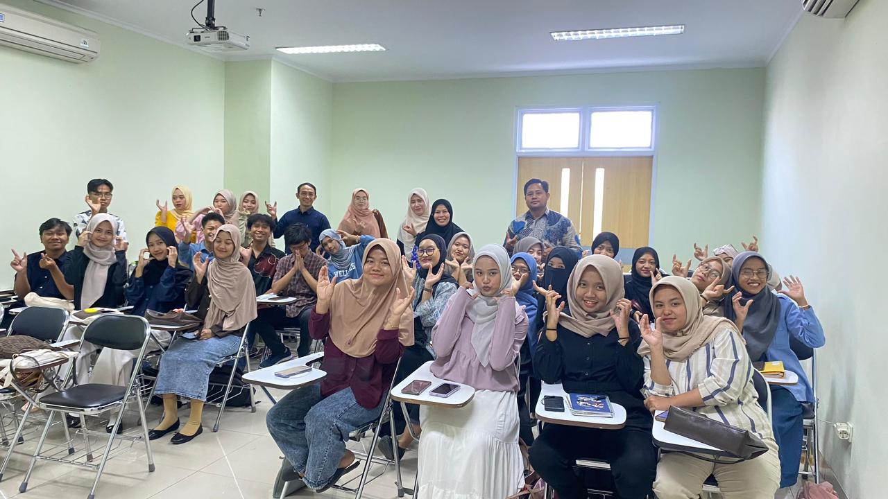 Kunjungan dan Pelatihan Guru-Guru SEPAMA Cambodia di Program Studi Pendidikan Bahasa Inggris UNIMUS
