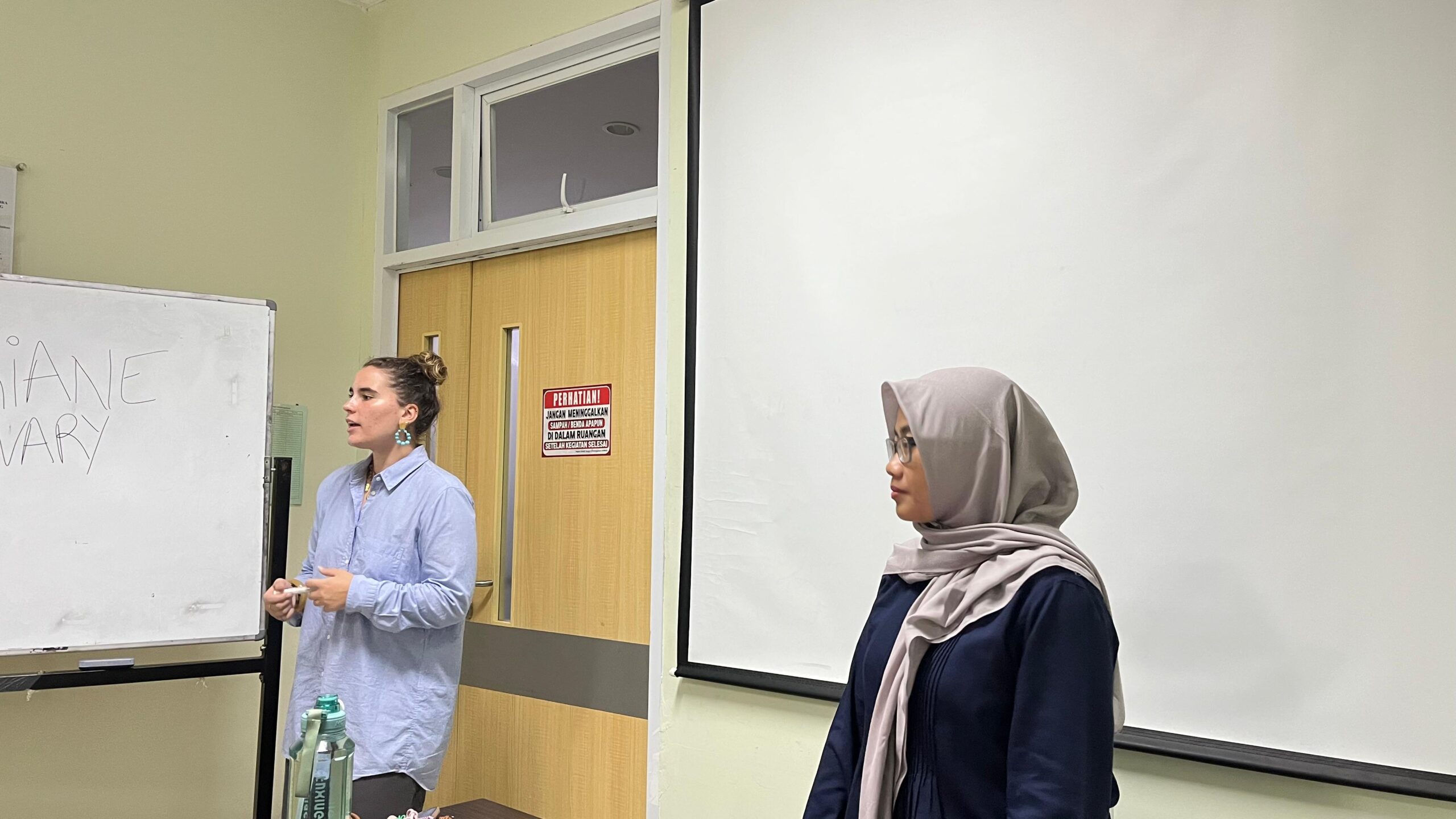 Read more about the article Belajar Bersama Loriane Savary: Motivating to Speak and Write English!